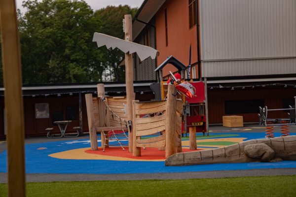 Lekplats på Vittra Samset.